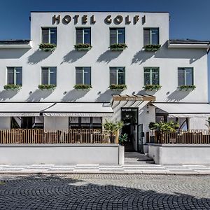 Hotel Golfi